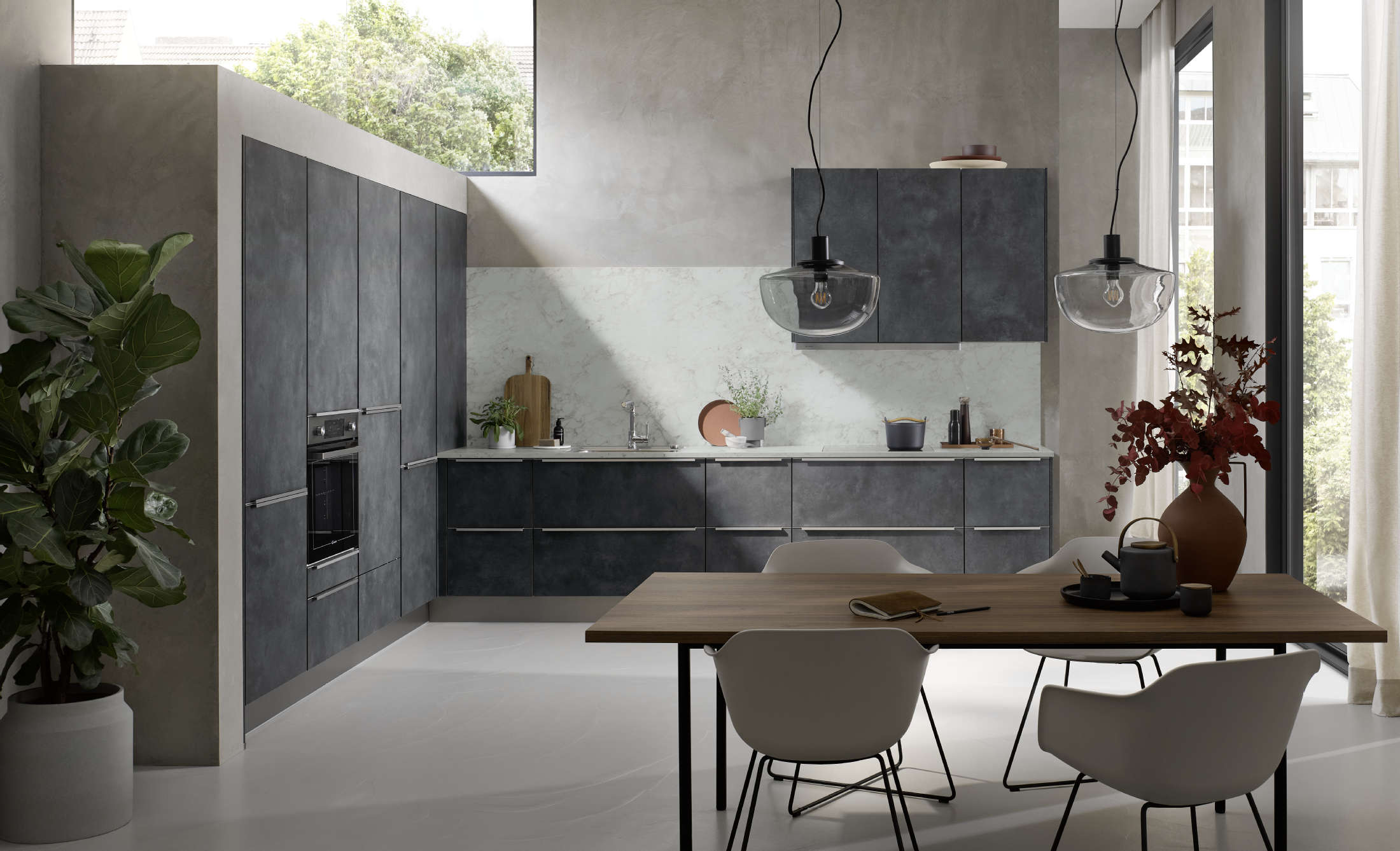 Küche mit Tische und Stühlen, modern anthrazit